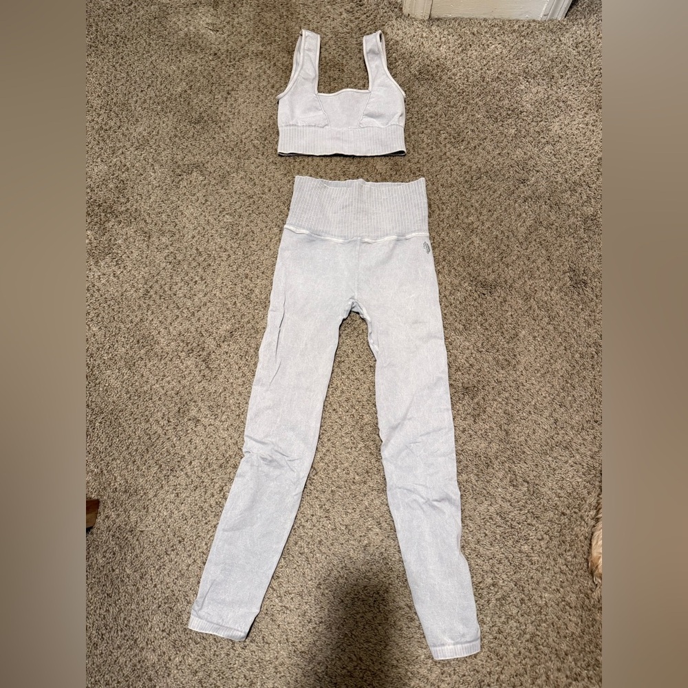Free People- Good Karma Bra & High-Rise 7/8 Length Good Karma Leggings both XS